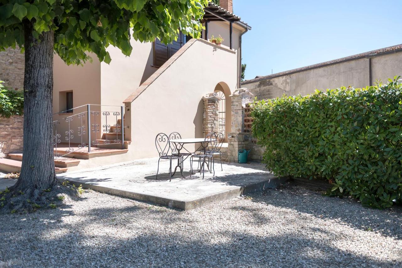 Dolce Far Niente Apartment With Pool & Parking Passignano sul Trasimeno Bagian luar foto
