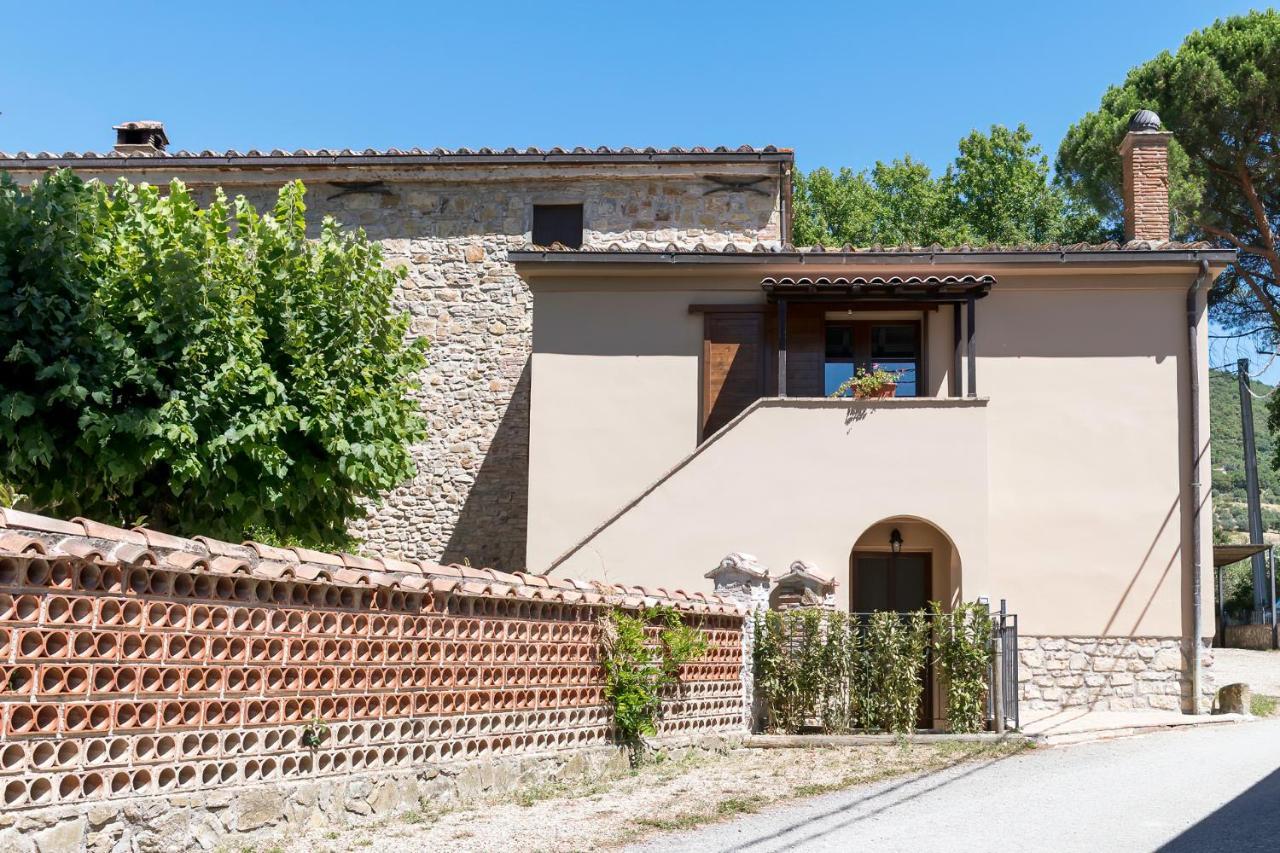 Dolce Far Niente Apartment With Pool & Parking Passignano sul Trasimeno Bagian luar foto