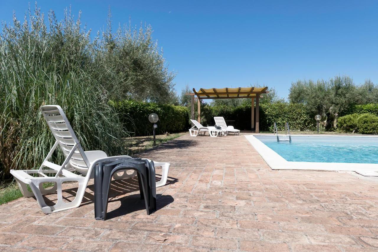 Dolce Far Niente Apartment With Pool & Parking Passignano sul Trasimeno Bagian luar foto