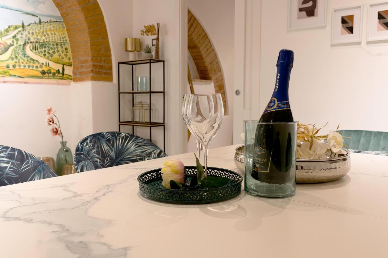 Dolce Far Niente Apartment With Pool & Parking Passignano sul Trasimeno Bagian luar foto